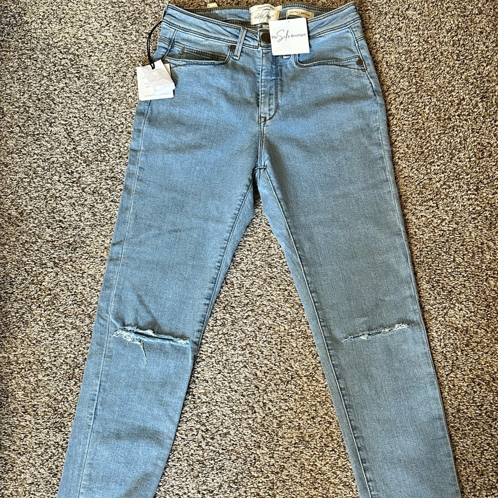 Lola Jeans sustainable denim high-rise